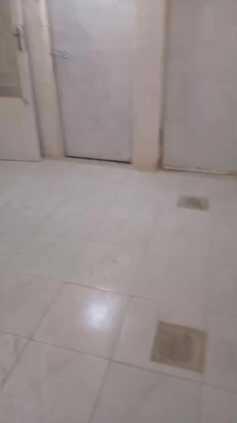 سلام عليكم
بيت الايجار بالشبانات 100متر

بيه عرفه وصاله ومطبخ واستقبال وصحيات

وغرفه طابق ثاني وبيتونه

ايجار 250

50متر عن الشارع

***********
