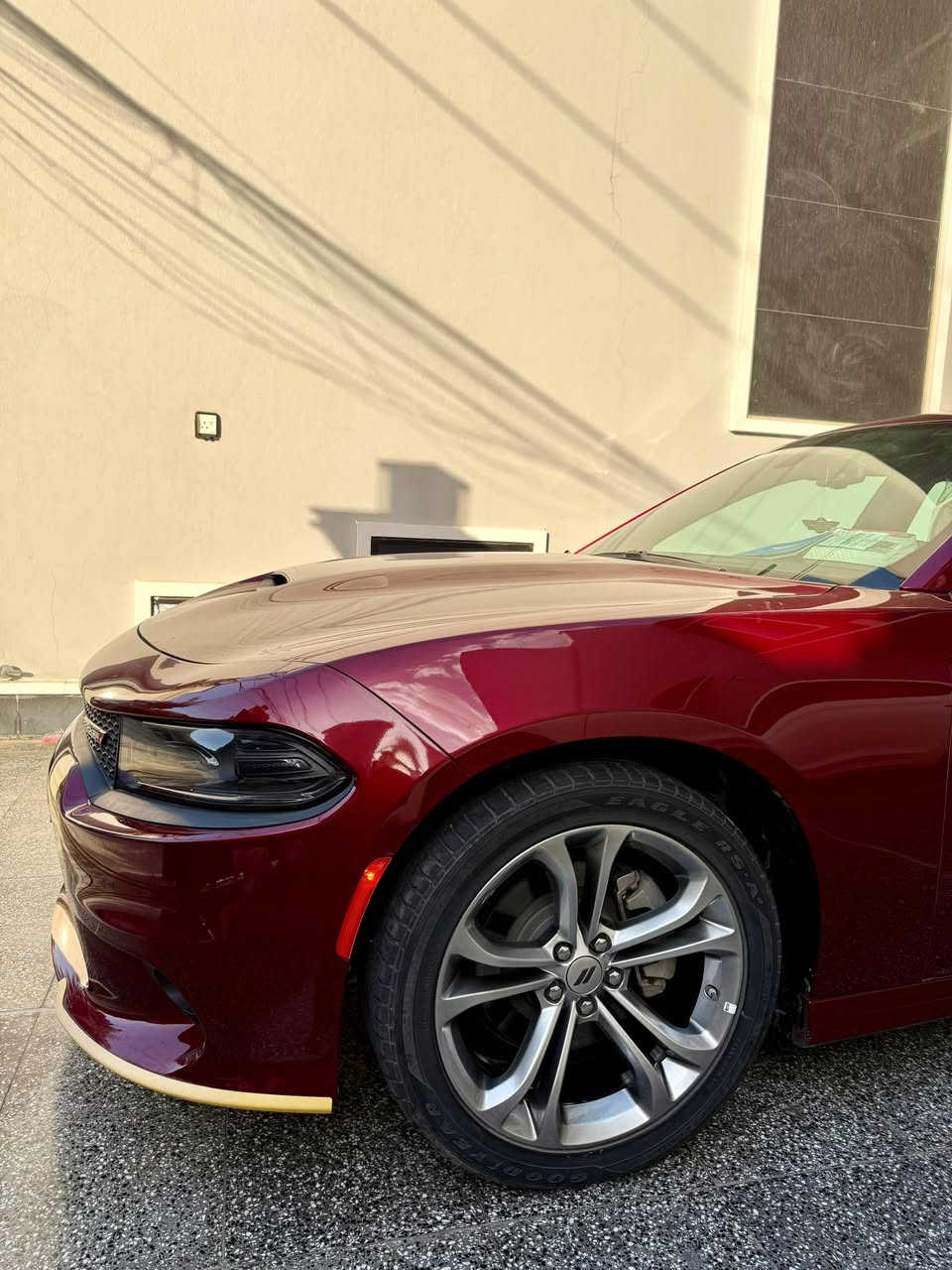 جارجر GT PLUS . وكالة هارلم
الموديل :2022  . (خليجي) . 
العداد : 10 الاف كيلو متر  
المحرك : V6.  3.6L .

المواصفات :
* نسخة  GT PLUS - SUPER TRACK PAK.
* نقطة عمياء . 
* مصابيح أمامية زنون . 
* كشافات الضباب زنون . 
* المصابيح الأمامية مع LED . 
* حساسات . 
* شاشه كبيرة مع نظام ملاحة نفكيشن GPS .
* الشاشة مع اوپشنات SRT . 
* سستم صوت الپاين .
* ويل قياس 20 انج . 
* فتحت سقف (سلايد) . 
* مقاعد جلد رياضية . 
* مقاعد أمامية كهربائية عدد 2 . 
* ذاكرة لحفظ وضعيات الجلوس (ميموري) . 
* مقاعد أمامية تبريد وتدفئة . 
* مقاعد خلفية تدفئة . 
* تشغيل عن بعد . 
* ستيرن كهربائي . 
* تدفئة ستيرن . 
* محدد سرعة . 
* تلفون بلوتوث . 
* كاميرا خلفية .
* مرايا متحسسة للاضاءة العالية .
* كير شفتر بالستيرن . 
* دخول ذكي (بصمة)
السيارة جديدة بمعنى الكلمة اخت الزيرو 

السعر 340 
للأستفسار : 
***********
