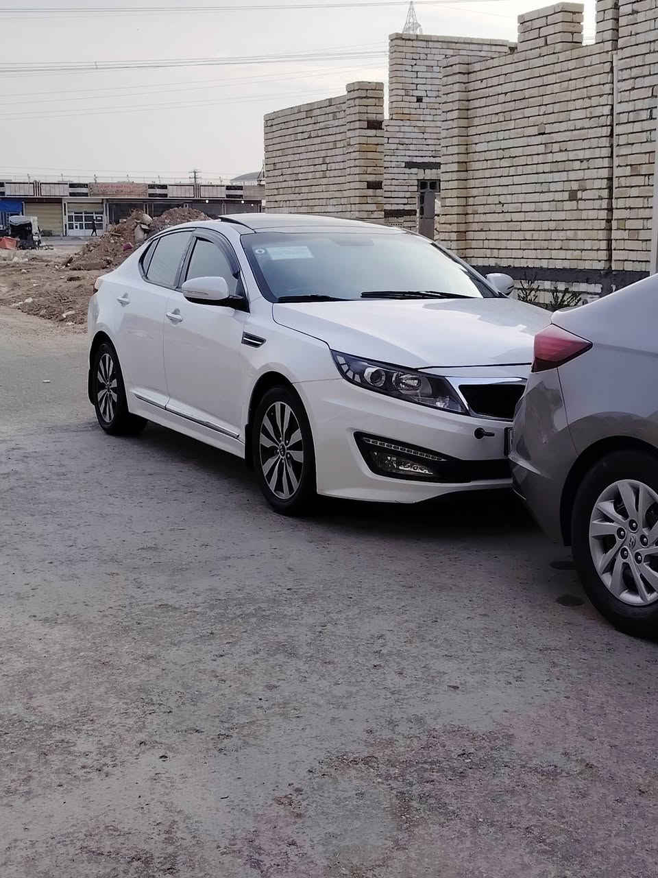 اوبتما 2012 رقم بغداد.
السلام عليكم اوبتما للبيع.
ماشيه ١٩٧.
سياره فول مواصفات.
بانوراما.
بصمه. 
كشن خزن ميموري.
كشانه جلد.
شفتات ستيرن.
ومعروفه مواصفات الفول.
تخم تاير جديد.
باتري جديد 
السياره مدارايا ومتخلي عليها اي شي.
.
بيها بنيد صبغ وجاملغ ايمن بدون اي دواخل.
وهذا.
رقم صاحبها ***********.
مكانها هيت / الانبار
