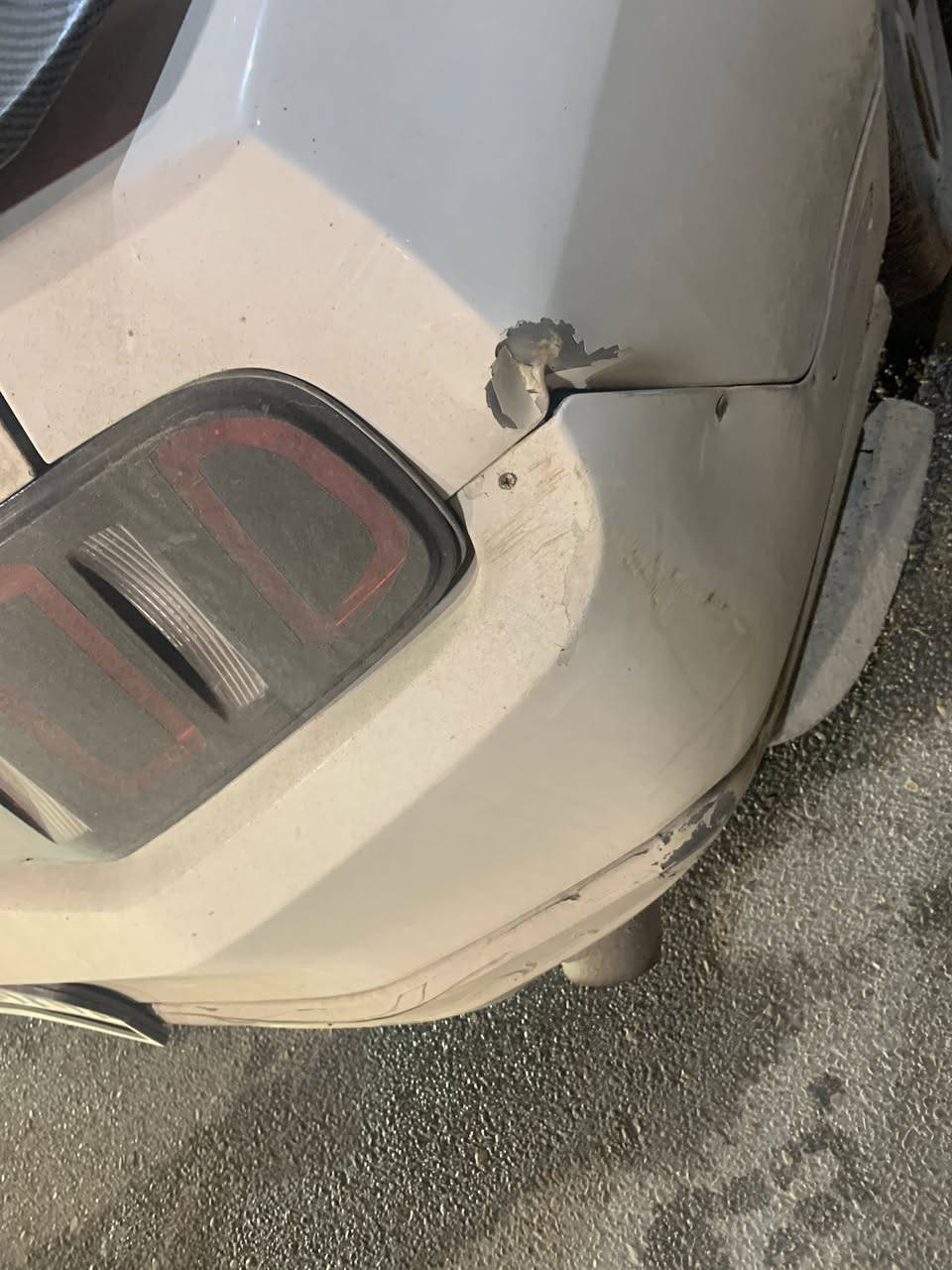 السلام عليكم موستنك 2010
ماشيه١٤٠ الف
بيها قطعتين 
٦سلندر محرك جديد من التفصيخ مو مفتوح
السعر75$ وبيها مجال
***********للتواصل
