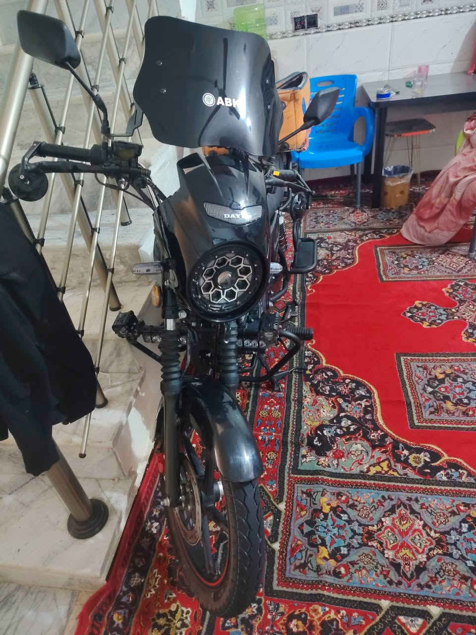 سلام دايوان 26 ماشيه 2713 كيلو بعدهي زيرو السعر 2850 وبيهة مجال قليل مكاني بغداد جديده
***********
