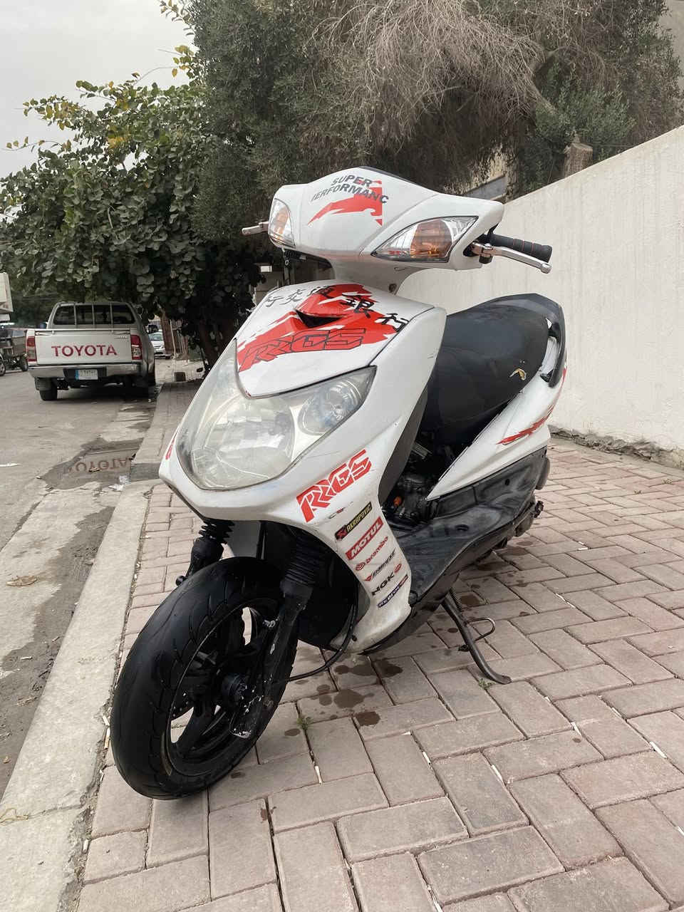 سلام عليكم
دراجه سكنس فحل كابريتر بلاديه  نواقصه كدام عينك فرس جاملغ امامي  وبيه كمل شغله رياضياه يدات بريك ان سي واي  وعضمه رياضياه ذهبية تطواله وفج ار بي ام الدراجه كلشي بيه شغاله من كهربايات وكلشي  
للبيع او مراوس  سعر خاص 
رقمي ***********
مكاني شارع حيفا
