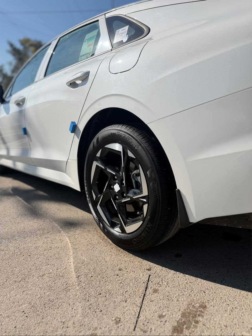 السلام عليكم
اخوتي الطيبين كيا كي فايف k5 موديل 2025 وكالة الدوليه بعدها زيرو مغلفه ppf من طلعتها من الشركه  ب800دولار ودوشمت داخل ورضيه جلد 400 دولار السياره معتني بيها من الاخير
4تبديلات دهن مجانية فول قمارة حديد بغداد 
بسمنا

سيارة ماشية الف و700احقيقي بعدهي داخل الضمان 
 صياناتها كلها بالشركة تخم تاير جديد صدر شركة سيارة كفالة من الصبغ والضربة والتبديل 
الاستفسار

‭0771 467 3844‬
