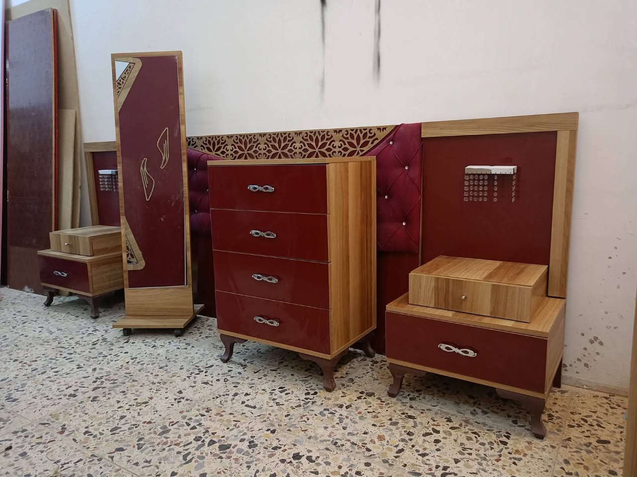 غرفة تركي 🇹🇷 مستخدام
7 قطع  نضافه 90 💯 السعر450  💖💸
مع شد🪛 ونقل 🚚  مجاني


**إذا كنت صاحب هذا الإعلان وتريد حذفه لأي سبب، رجاءا أرسل رسالة إلى الدعم الفني**