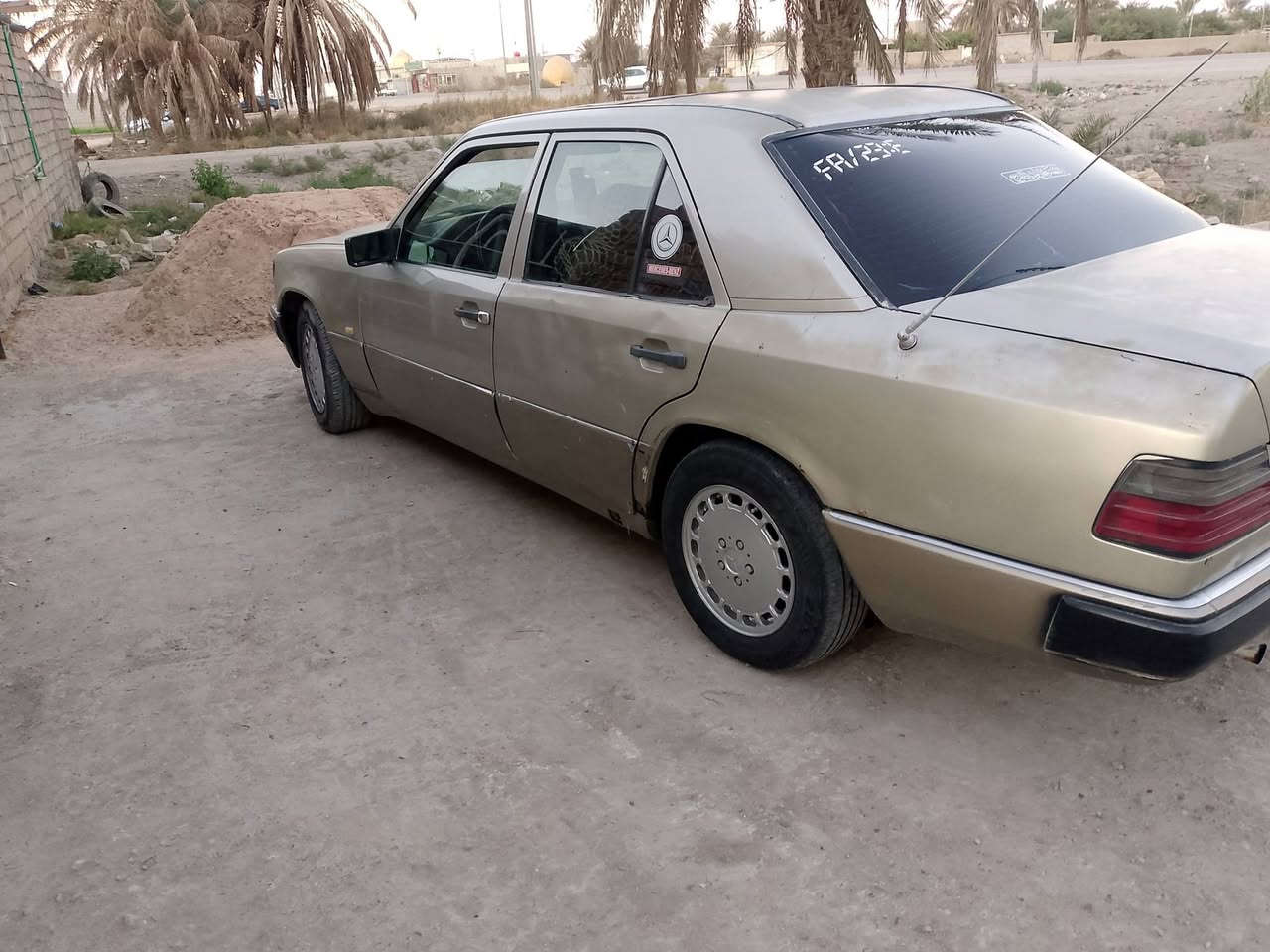 مارسيدس دب 91 رقم دولي جديد شنويه 29 وراعي يمي شرط تحويل .كير مكينه 2 ونص كاتون ترايك 160 حداده فول تخم تاير دواخل نضاف جاهزه سياره مكفوله من ضربه لقويه سعر 33 محال قليل حك جيه مكان بصره قرنه ***********
