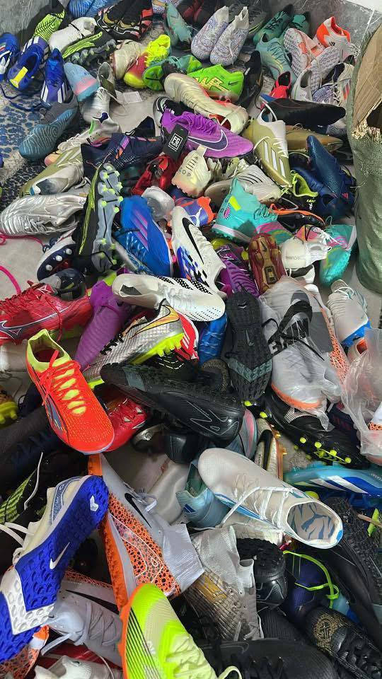 كل قيسات لابجين وتاتان موجود عدز فقد واتس ئاب

***********
