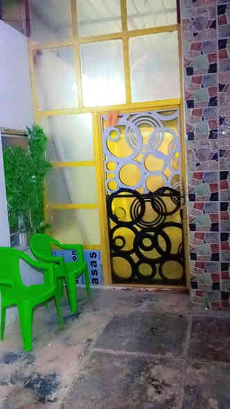 بيت للبيع قطاع 9
المساحه 200متر 
يتكون من اربع غرف صاله وبراني مجمع صيحات
البيت طابو زراعي 
خدمات كامله ماء مجاري تبليط 
البيت كله سيراميك وكاشي مرمري 
***********
