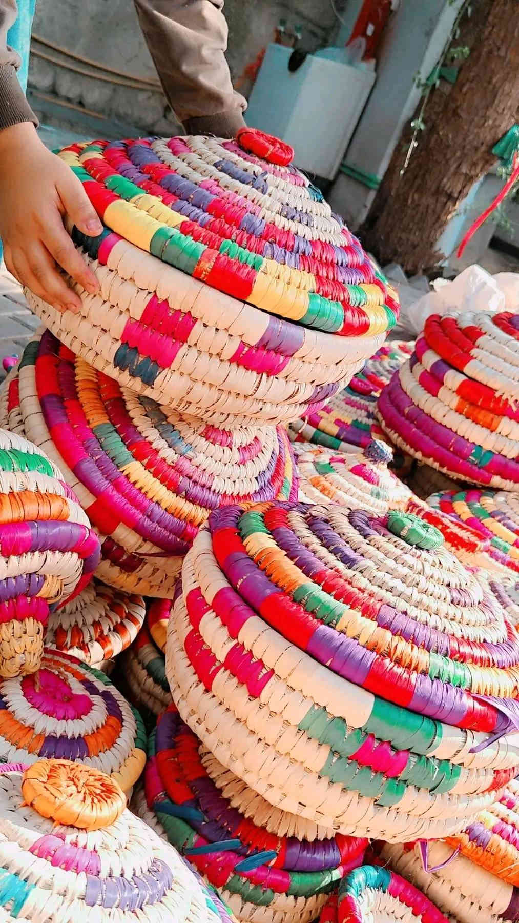 توفر جدر خبز كليجه ومعجنات شغل خوص درجة اولى حجام مختلفمه وسعار مناسب توصيل لجميع  داخل بغداد ***********
