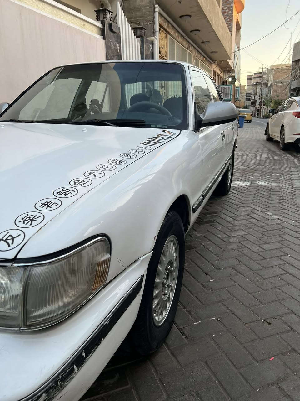 السلام عليكم. كروسيدى موديل 1989  مصبوغة عام  محرك ونجي. 2000 /6سلندر تبريد شغال  كير ومحرك خير من الله نضيف كلشش جديد شادة.   السعر 45 او مراوس  بيجو بيضة صفرة اي شي  رقمي ***********.
