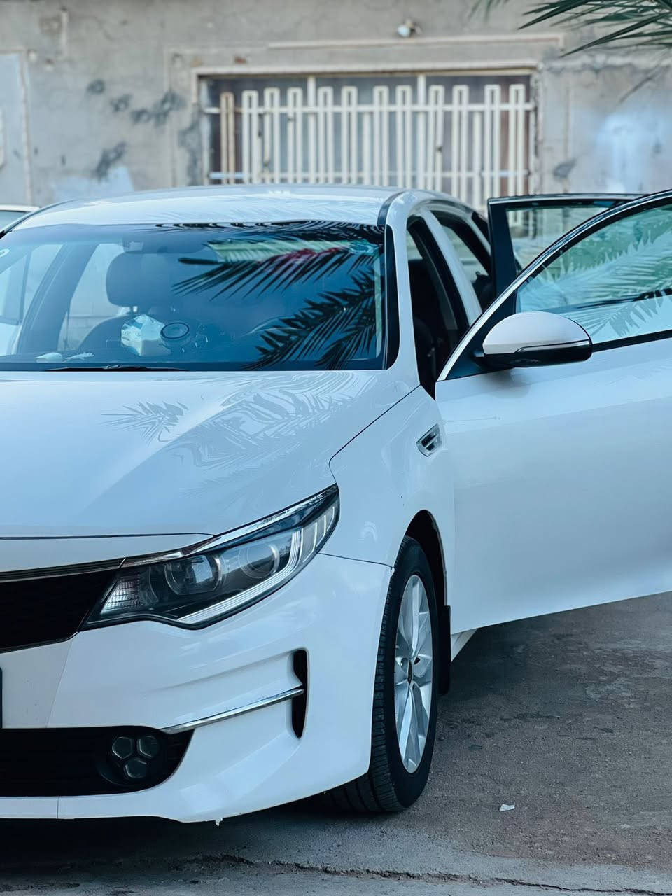 سلام عليكم كيا اوبتما خليجي لون ابيض صدفي موديل 2018 ماشيه  110الف رقم بغداد محرك 2000 السياره نضيفه بيه شبر بل جاملغ الامامي يم السايق وباب السايق شبر اثر شخط تخم تاير جديد 
مري شفط
ثلاث انضمه قياده
سبورت 
ايكو 
عادي
لايت زنون
تثبيت سرعه
اشاير بل مري 
تحويل ثاني يوم
السعر خاص

رقم الهاتف***********
