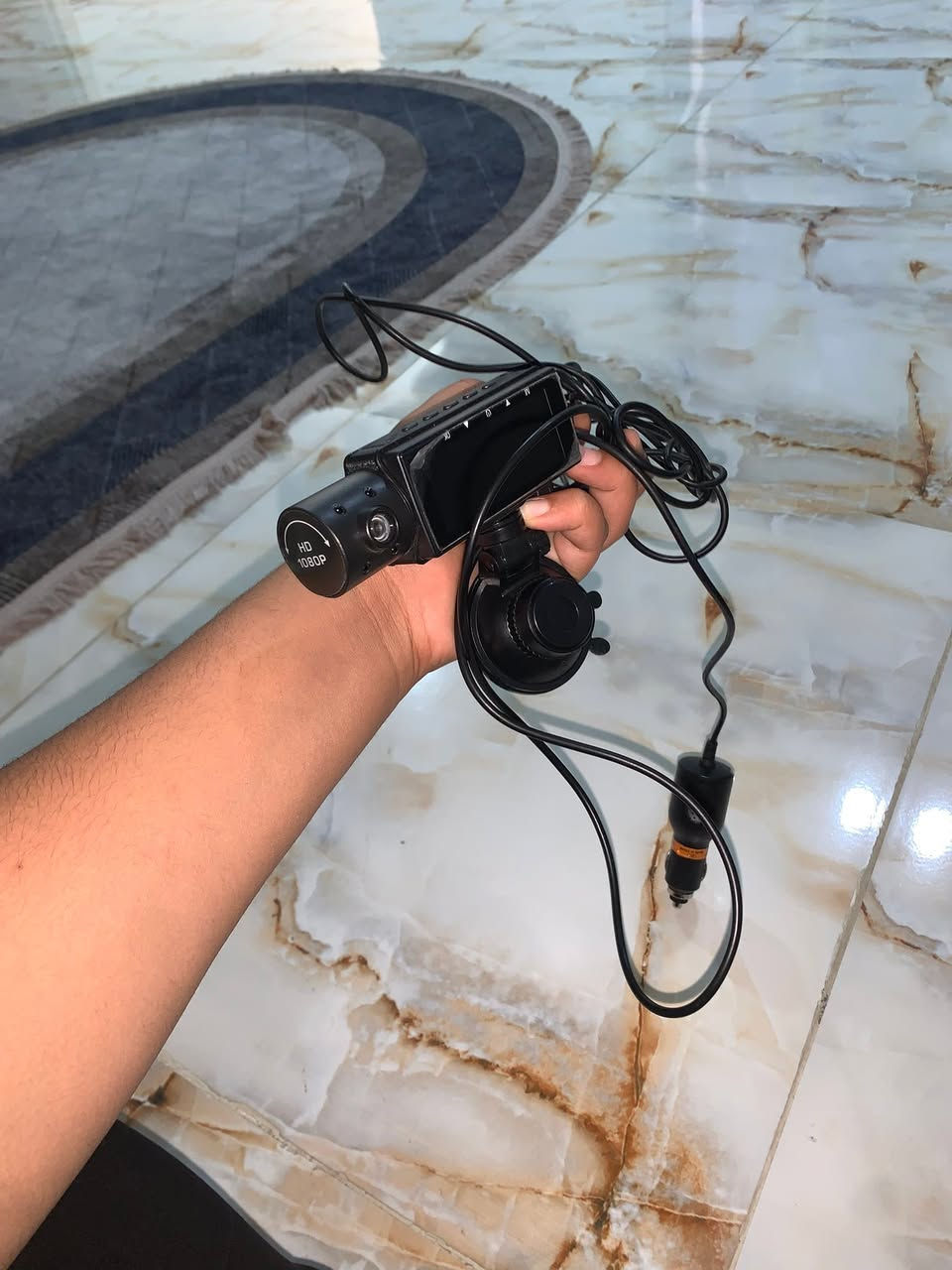 السلام عليكم كأمر جديده بعدها بل ليلون موصفاتها (تسجيل صوت،تصوير واضح ،تقره اليوم واا الساعه وا التاريخ،تحتوي علا كامرتين ،وتصوير داخل وخارج ،وصوت واضح جدآ،وتربط عل هاتف )السعر ٣٠قفل قفل قفل الرقم الهاتف ***********
