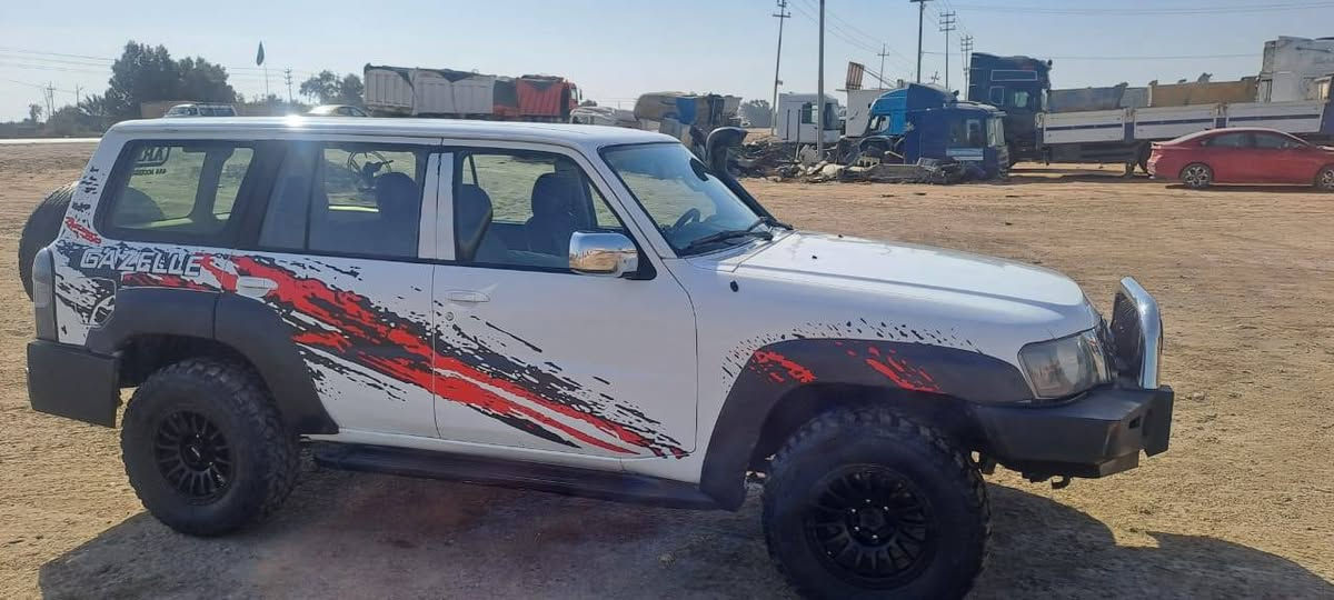 السلام عليكم نيسان بترول للبيع موديل 2008رقم بغداد مكينه بانزين 4800 تخم تاير تخم  كب للعلم السيارة مال مزاد ***********..
