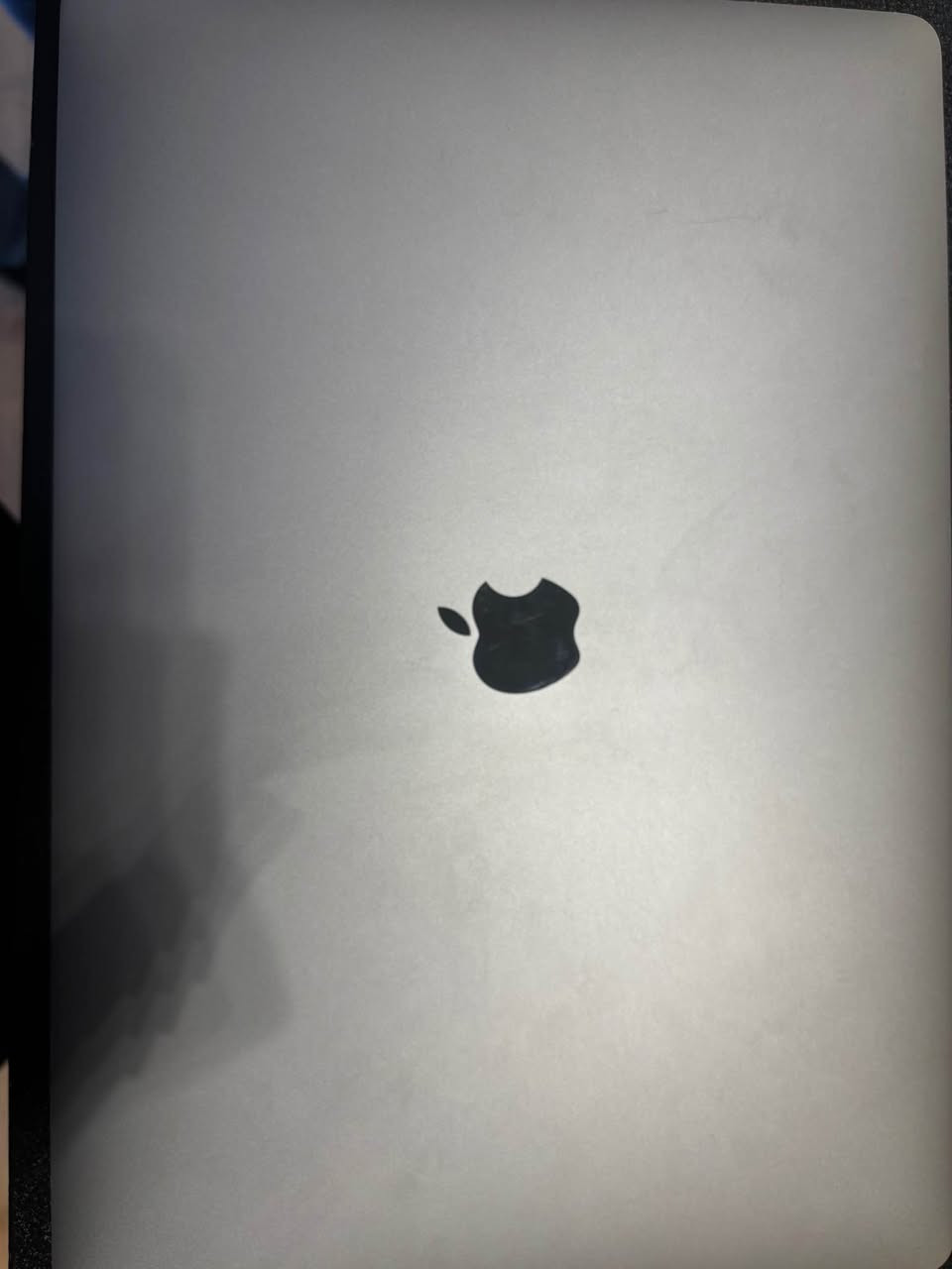 CPU: Intel Core i9 8-Core 2.3 GHz
• RAM: 32 GB DDR4 2667 MHz
• Storage: 1 TB SSD
• Graphics: Intel UHD Graphics 630
• Display: 16” Retina (3072 × 1920)
• OS: macOS Tahoe 26.3 أربيل, العراق


**إذا كنت صاحب هذا الإعلان وتريد حذفه لأي سبب، رجاءا أرسل رسالة إلى الدعم الفني**