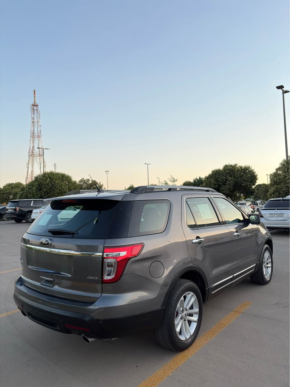 بسم الله الرحمن الرحيم متاح للبيع 
-
Ford explorer 2013 XLT
‎فورد اكسبلورر(خليجي) 2013 
 XLT 
-
-وكالة نيڤا
الي يدور شي نظيف و مكفول 
سيارة تفيد الجناي
 (السيارة مكفوله كفالة عامة من الصبغ و التبديل) 
-
لون(ميتاليك)-
‎-محرك V6 ٦سلندر
-4WD دبل اكسل
‎-4 وضعيات قيادة  
بانوراما طگتين-
٧ راكب-
حزامات (أير باك)-
‎٣ شاشات-
‎-اشاير بالـ مري
سماعات لـ مقاعد الصف الثالث-
دمام امامي-
كشنات كهرباء- 
كاميرا خلفية-
‎-حساسات خلفية
نظام سحب المقطورة-
‎-تحكم ستيرن جهتين 
نظام اوامر صوتية-
‎-تبريد منفصل الامامي
‎-تحكم تبريد خلفي 
تبريد مركزي-
تثبيت سرعة-
 جام امامي اوتو-
كود باب السائق-
يدات نيكل-
مري هيتر و كهرباء-
كشافات ضباب-
دوسات داخليه عليها ختم (Explorer)-

السيارة ماشية 158 الف ميل 

‎ 
مكان السيارة اربيل 
 بيها مكانين بارد فقط جداً بسيطات 
و سونار موجود
السعر 153$ وبيها مجال 
للاستفسار اكثر :خاص
او :*********** واتساب
او :*********** واتساب أربيل, العراق
