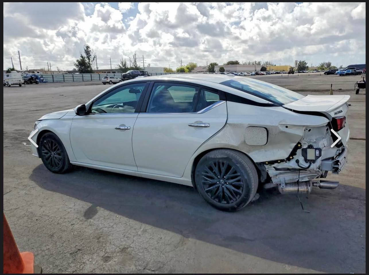 Nissan altima 2025 SV plus
سیارە بدون صبغ و بدون ارباک ، فقد جاملخ خلفی تعدیل PDR , سیارە رقم کاتی ، سیارە فول مواسفات شاشە کبیر و فتحە و فول فول مواسفات  , سیارە موجود قضاء کلار 
*********** السليمانية, العراق
