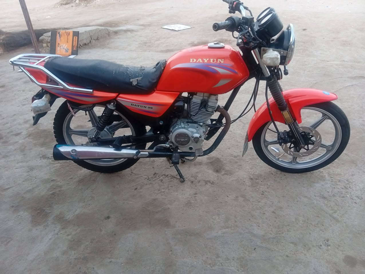 دراجه للبيع دايوان عضم موديل 21
مكفول كفاله عامه أي نقص مابيه 
أو مراوس بدراجه سيفانه موديل 25 
أو تايكر 
***********
