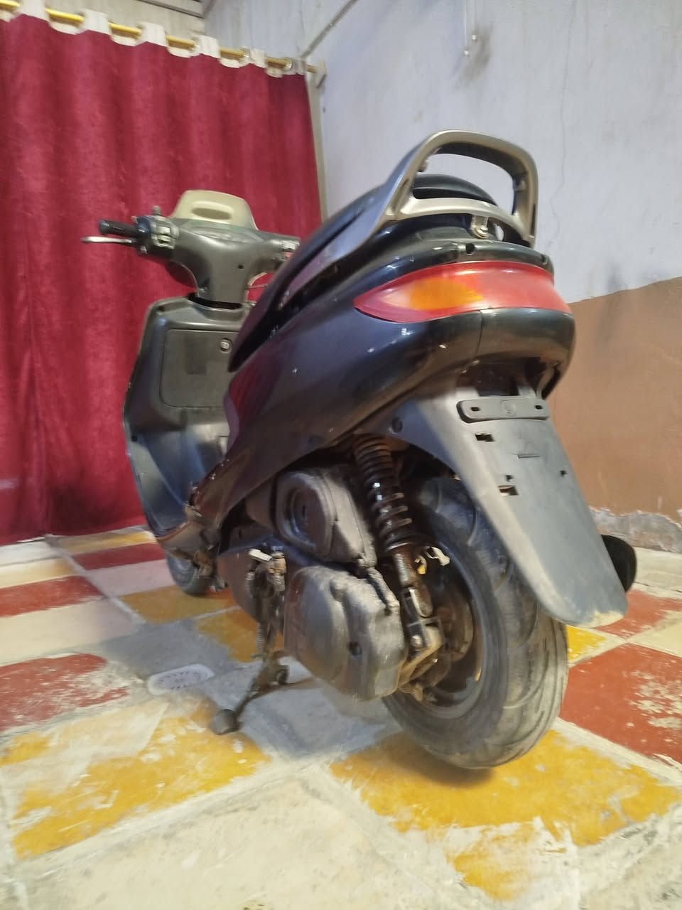 فراشه فحل حاويه علفحص كلشي شغال رايده 575 وبيه مجال قليل مكاني نجف يم دهين ابو علي وهذا رقمي ***********
