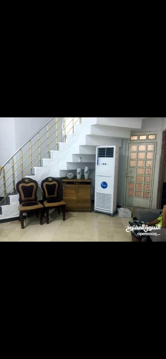 بيت في البصرة الجمعيات مساحته 190 متر الواجهه 8 والنزال 24 بيت حديث بناء 2019 يتكون من 4 غرف و3 حمامات وصالتين وديوان وكراج + مخزن في السطح العنوان الجمعيات الثانية شارع مستشفى ابن البيطار السعر:500 مليون
للأستفسار:***********
