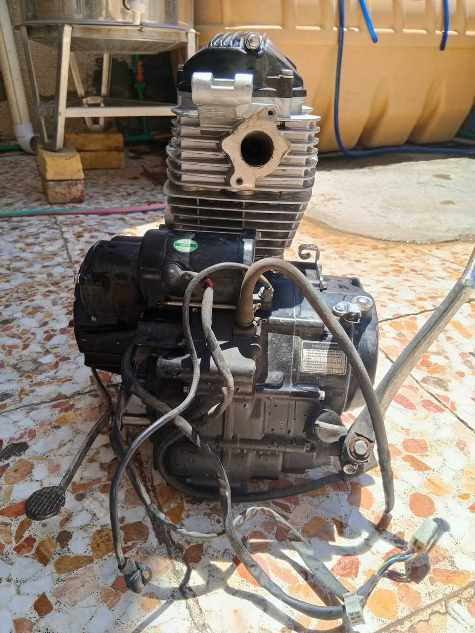 السلام عليكم 
عندي محرك سيفان موديل 2025 حجم المحرك 200cc
 قيم او اخذ 
رقمي ***********
مكاني بل حسينيه 
امانه الله المحرك طافي
