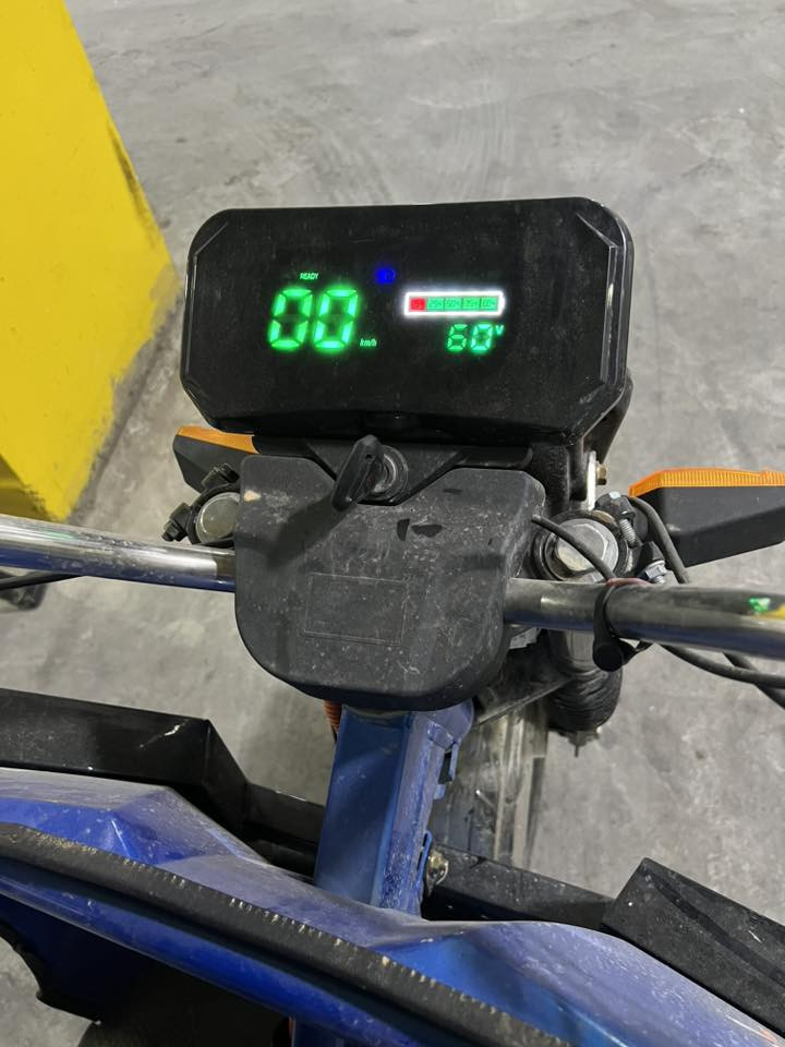 السلام عليكم ستوته شحن حجم وسط زيرو غير مستخدمه السعر 1.300 بغداد الاعظميه
***********
