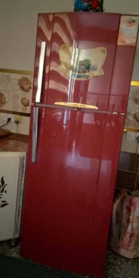 ثلاجه للبيع للشراي يتصل 07707671825