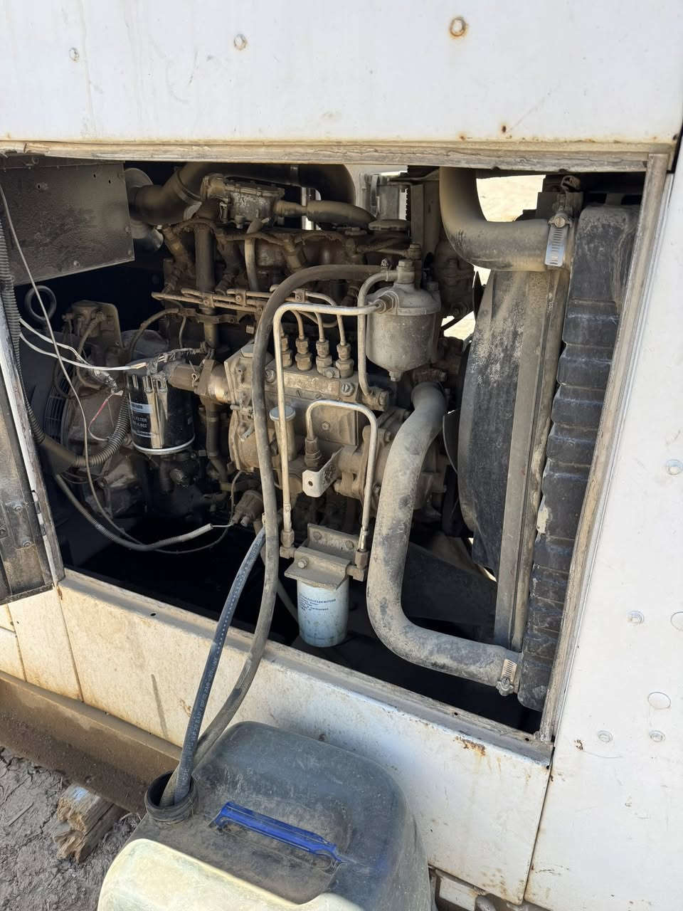مولد ازوزة ياباني 4 سلندر كاتم 20KV سلف دايمون 24  مكفًولة مولدة مال بيت ما مشتغلة هواي ***********
