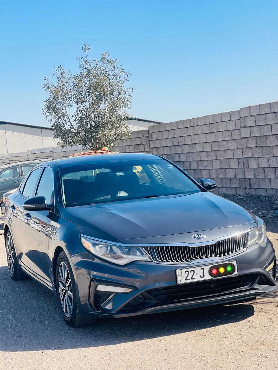 السلام عليكم كيا أوبتما EX    للبيع موديل 19
ضرر مالها بيه ثلث قطع بدون دواخل  

السيارة فول موصفات بصمة 
بس بدون سلايت 

العنوان موصل ايسر   

السعر 135 وبيه مجال بسيط  

اتصل  ***********
