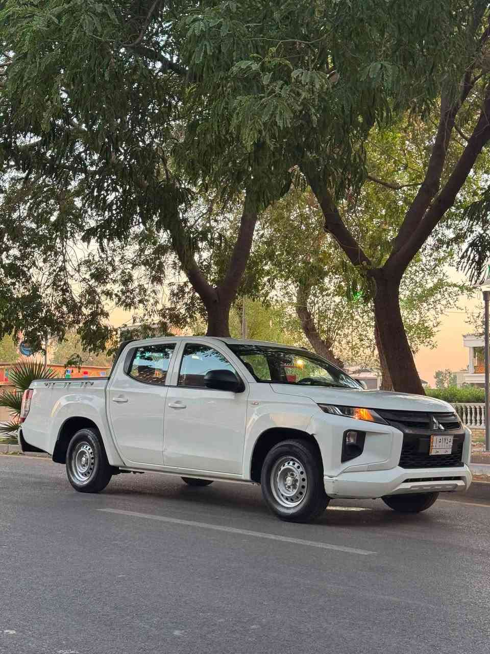 ‼️كل ما هو جديدوحصري نقدمه لك في ادق التفاصيل‼️
🚘 ميتسوبيشي بيك أب 2019 للبيع 🔥

🔹 الموديل: 2019�
🔹 المحرك: 4 سلندر�
🔹 ناقل الحركة: عادي�
🔹 الممشى: 198,000 كم�
🔹 رقم: بابل (شرط التحويل)�
🔹 الوارد: خليجي 🇬🇧�
🔹 الحالة: سيارة نظيفة، استخدام شخصي (مال جناي).�
🔹 التفاصيل: جميع تفاصيل الفحص والسونار مرفقة مع الصور.

💵 السعر: 13,300 دولار، وقابل للتفاوض ويا الجاد بالشراء.

📞 للاستفسار:-�
***********
