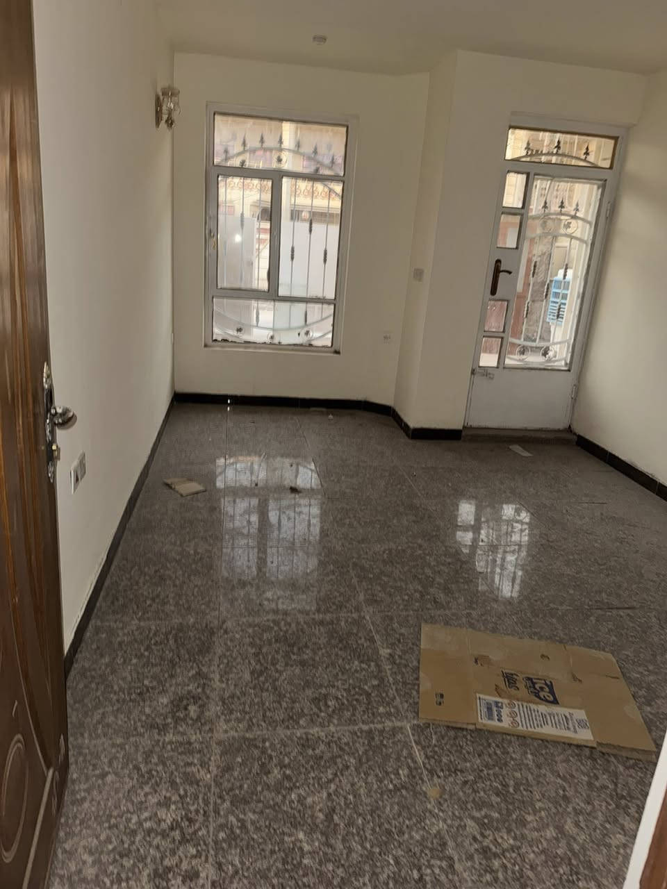 للايجار في السيديه بيت جديد يحتوي على 4غرف نوم هول داخلي صاله مطبخ حمامات عدد للاستفسار اكثر ***********
