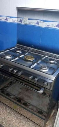 للبيع طباخ رويال نظيف جدا سعره 225 سنك للبيع سعره 125   للتواصل 078044...