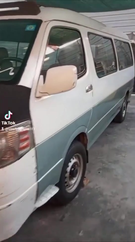 سلام عليكم H1 للبيع مديل 2012 سيارة مكفولة من صبغ والضربة تخم تاير حدادية كهربائيات كلها شغلة مكينة ونجي مجول السيارة داكليها رقم شعار رقم سيارة انكليزي شرط تحويل اكسن جديد السعر 70  مكان سيارة بغداد الرشاد رقم الهاتف ***********

