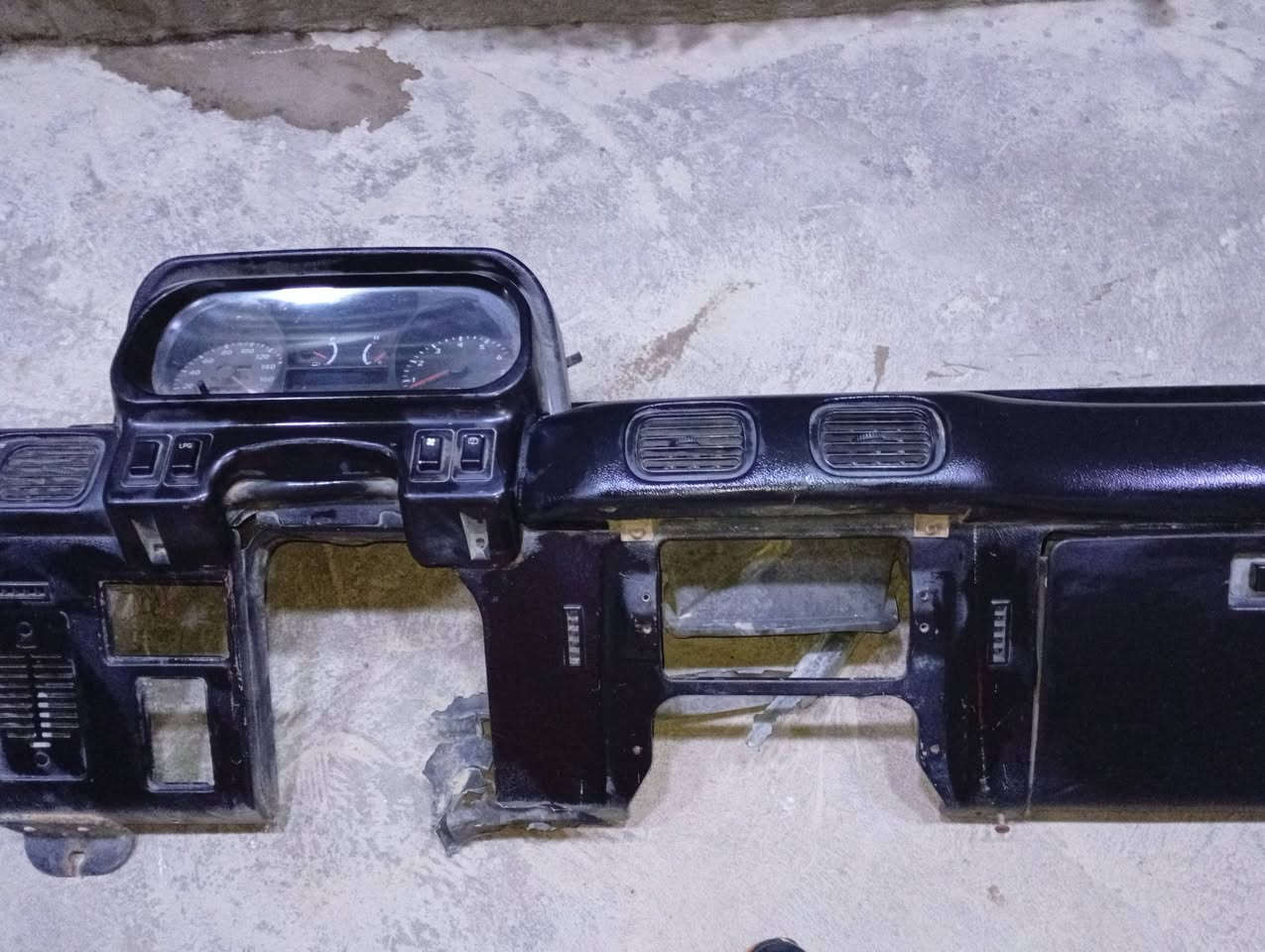 سلام عليكم مرخصة مدير الكروب دشبول كالوبر ألفين نضيف كلش مع الكيجات .كامل
السعر 100 الف .
الرقم بي واتساب .***********.
العنوان بغداد مدينه الصدر.

ا
