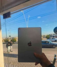 ipad 9  حجم الذاكرة 64 نضافة 80‎%‎ سعر225 07702099105