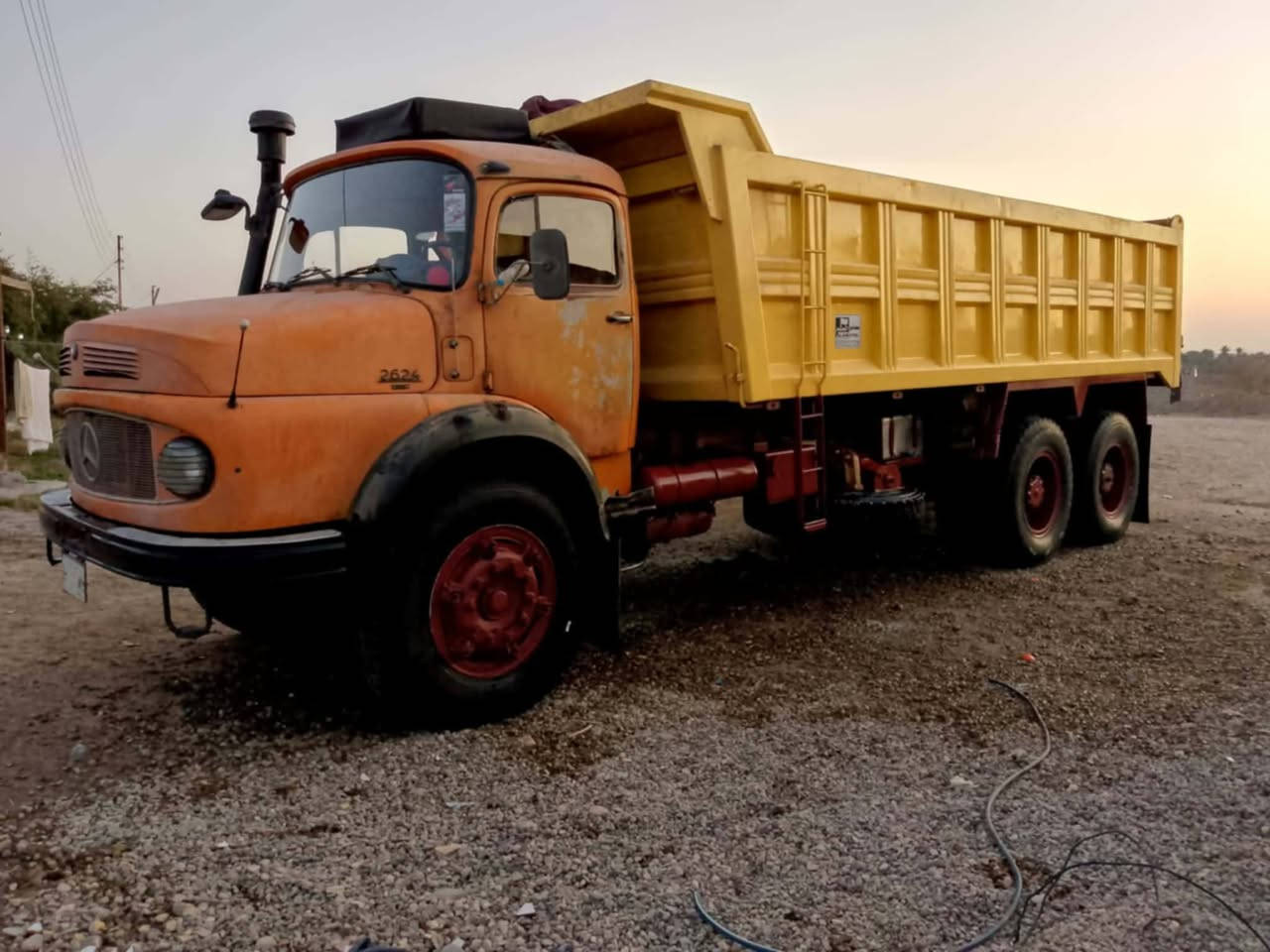 اقجم اللبيع موديل 82ابلاديه بيه بجم تبخير فقط مكنيه استندر كير 111مجموعه18تخم تاير اسياره الاف ماتخلي عليه كبل الشغل ***********
