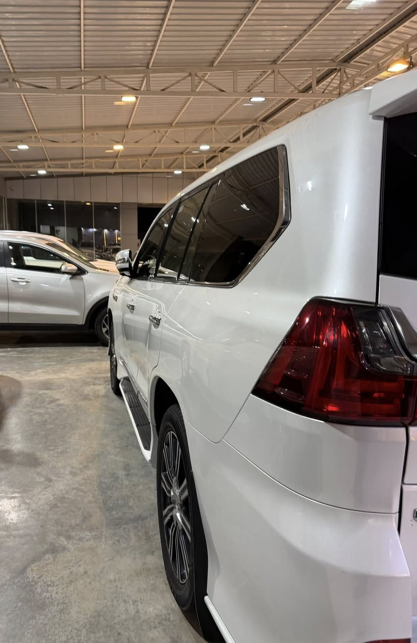 سلام عليكم لكزس 2020ماشيه 142الف كيلو بيه القطعة الجنطه الجوه بيه صبغ شبر او شبر ونص وباقي السياره مكفوله كفاله  مواصفات اللكزس معروفه وسياره باسمي   رقم بغدادسعر السياره 770 ورقه وبيه مجال مكاني بابل / حله  للاستفسار: ***********
