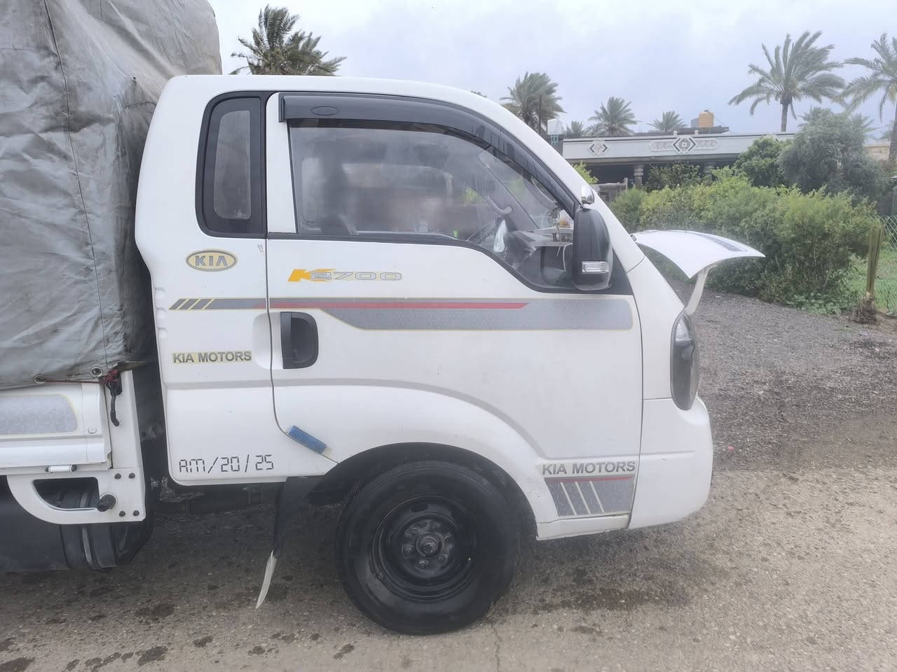 سلام عليكم كيا بنكو 2020باسمي سنويه لل2030مكفوله كفاله عامه ماعدا ضربه بباب السائق ولباقي سنونار رقم بغداد  السعر 132وبيهه مجال ***********
