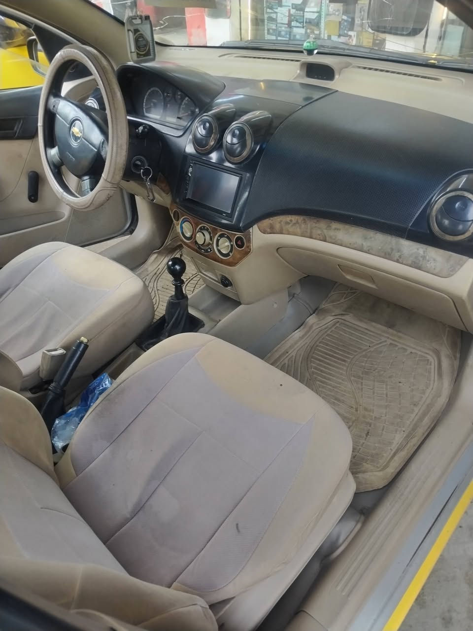 افيو 2009 داخل لونين رقم احمر عليه هيئه محرك شرط دبل كم شفت بيه تلكيطات معجون السعر 47 بيه مجال
***********
