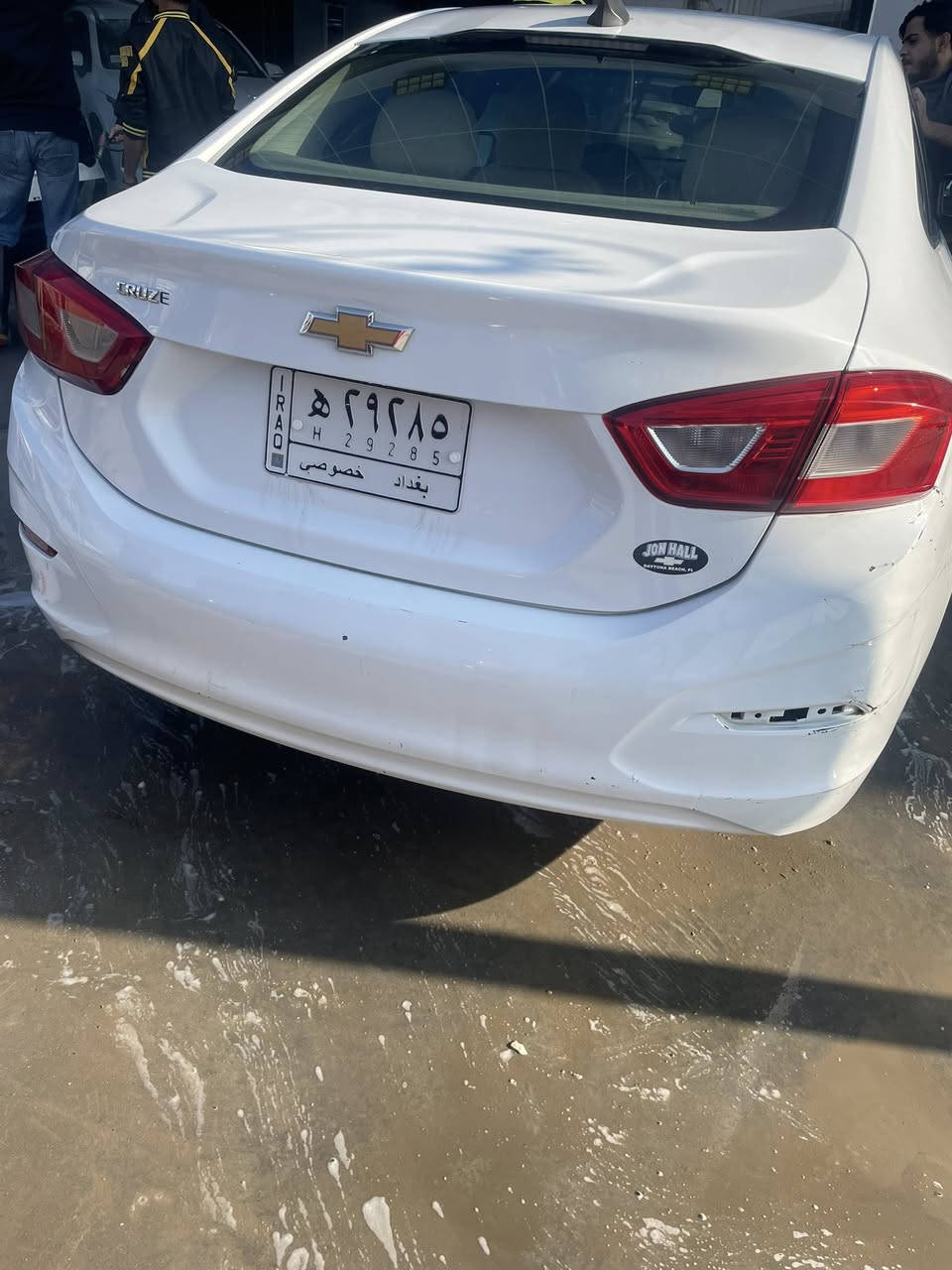 السلام عليكم كروز موديل ٢٠١٨ حادثها جاملغ امامي حادث امريكا ويمي صار بيها حادث بالجاملغ الخلفي كير محرك تبريد كله نظيف بغداد صارت حره قبل شهرين والتحويل مضمون سعرها ٨٠ ورقة مكاني زيونه او الدورة 
***********
