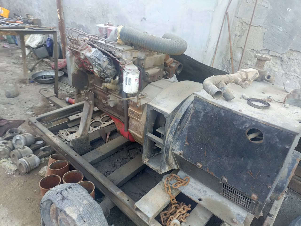 سلام عليكم 
مولد كمنز 102
راس توليد 60كيفي 
جاهزه التشغيل 
سعر 20ورقه وبيهه مجال قليل 
***********
