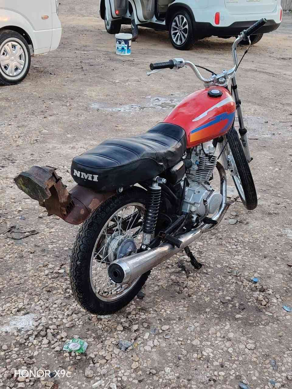 السلام عليكم دراجه للبيع نظيفه كلك مكينه نظيفه وماكينه ايراني واغراض كله نامه السعر 350 وبيها مجال المكان بابل القاسم هذا رقمي***********
