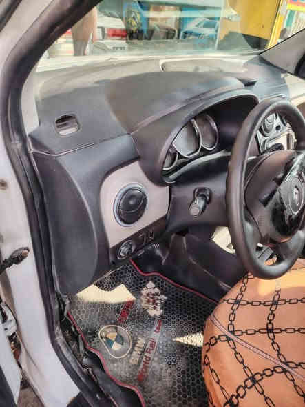 السلام عليكم رينو مديل14
رقم نكليزي  بسمي رقم مثنه مشروع وطني 
سنويه لل30هزه جديده 
سياره متجايه مصبوغه عام 
محرك جديد كير خير من الله حداديه زينه 
تبريد شغال كهربايات كلها شغاله 
سياره جاهزه 
السعر 55وبيها مجال للشراي 
للاستفسار الاتصال***********
