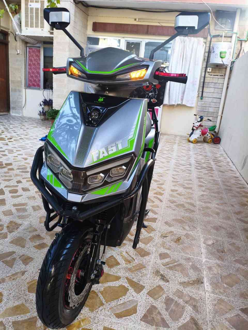 ماطور شحن سكنس موديل 25 للبيع 6 بطاريات كبار
ماطور نظيف ماشي 8545 كيلو وقابل للزيادة مابي اي نقص عده الجاملغ الامامي مكسوره اما الباقي كلو جديد بطاريات جديد بدون اي تهريب شحن وكشرو حيل نظيف
التواصل واتساب: ***********
