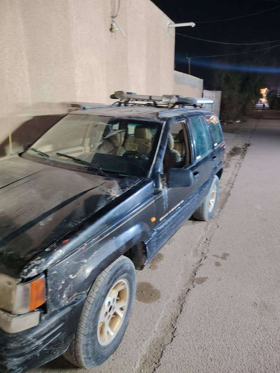 سلام عليكم ورحمه الله وبركاته سياره جيب 96 محرك وكير بط السعر 18 ورقه الشراي يتفضل  عنوان تكريت *********** من رخصه ادمن
