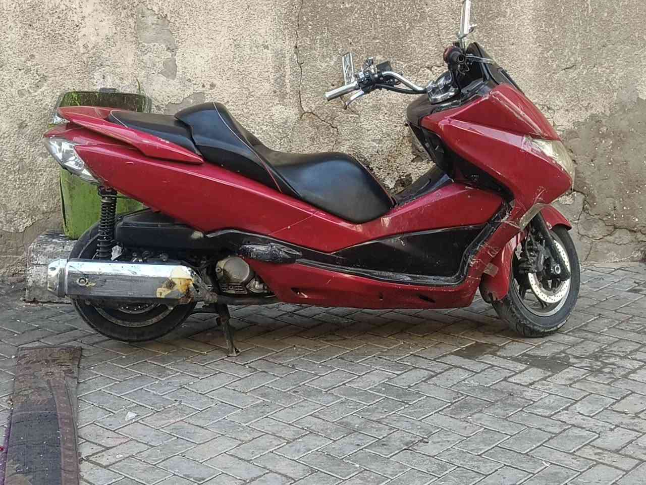 صفر 10  جديد برغي ممفتوح بيهه تراي بصرة فقط كفرات شويه مشخطه مدينة الصدر السعر 550 ***********
