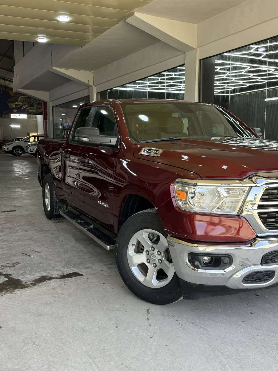 السلام عليكم
دوج رام ٢٠٢٣ فئه بك هورن 
تو ويل
رقم اربيل
محرك ٦ سلندر ايتورك
السياره جديدة ماشية ٤٥ الف كيلو مو ميل

حادث جدا بسيط ربع الجاملغ الامامي جهة السكن بارد والدارير مال الجاملغ الخلفي بارد السياره بدون صبغ ايرباك فقط بردة راجع سيتم
صور الحادث مرفقة 
السيارة جاهزة وما مشتغلة فقط استخدام شخصي
السعر ٣١٠ وبيه مجال
للاستفسار
***********
