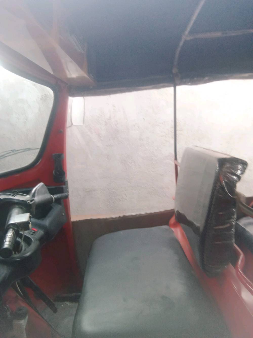 تكتك موديل 18 اوراق اصوليه كامله محرك واكسل مكفولات وكهربائيات شغاله كلها الكشر نظافته 75 بالميه 