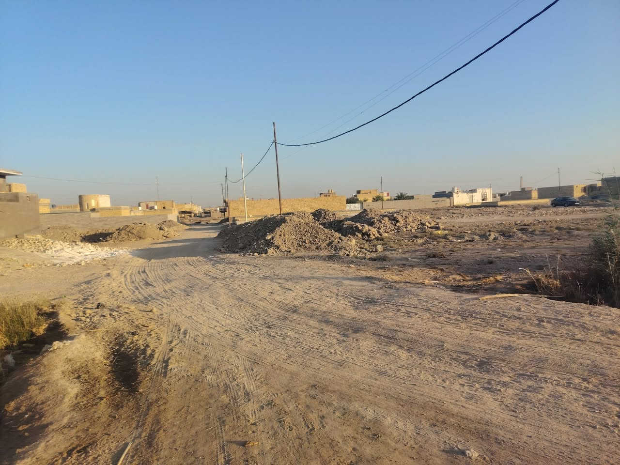 السلام عليكم قطعه زراعيه ركن للبيع سوق الشيوخ حي الجوادين منطقه مخدومه وكل الخدمات متوفره الشراي يتصل وبي خير ويدلل ***********
