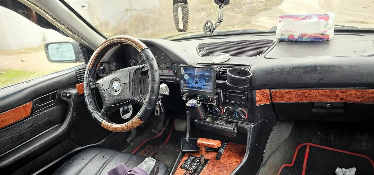 السلام عليكم بيم موديل 1995 أصل 525 فول فول كير محرك شرط سنويا هزه كله جديد بسمي السعر 78 بيها مجال سياره بدون ضرر مكاني موصل ***********
