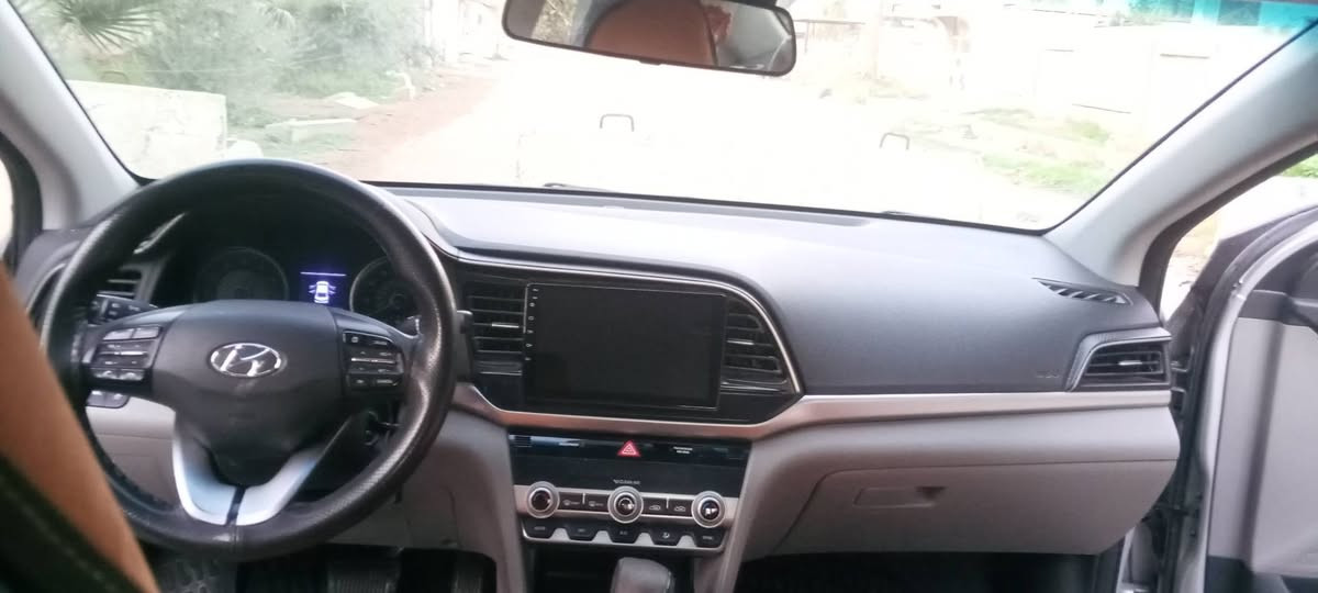 السلام عليكم
الإنتره البيع سياره خير من الله ماناقصه برغي 

الضرر الجنطه شي خفيف الجنطه مصبوغه فقط 

السياره وارد امريكي 

تخم تاير جديد باتري جديد 

تحويل مباشر 

مكان سامراء 

السعر 145ورقه 

رقم الهاتف ***********
موديل 2020
