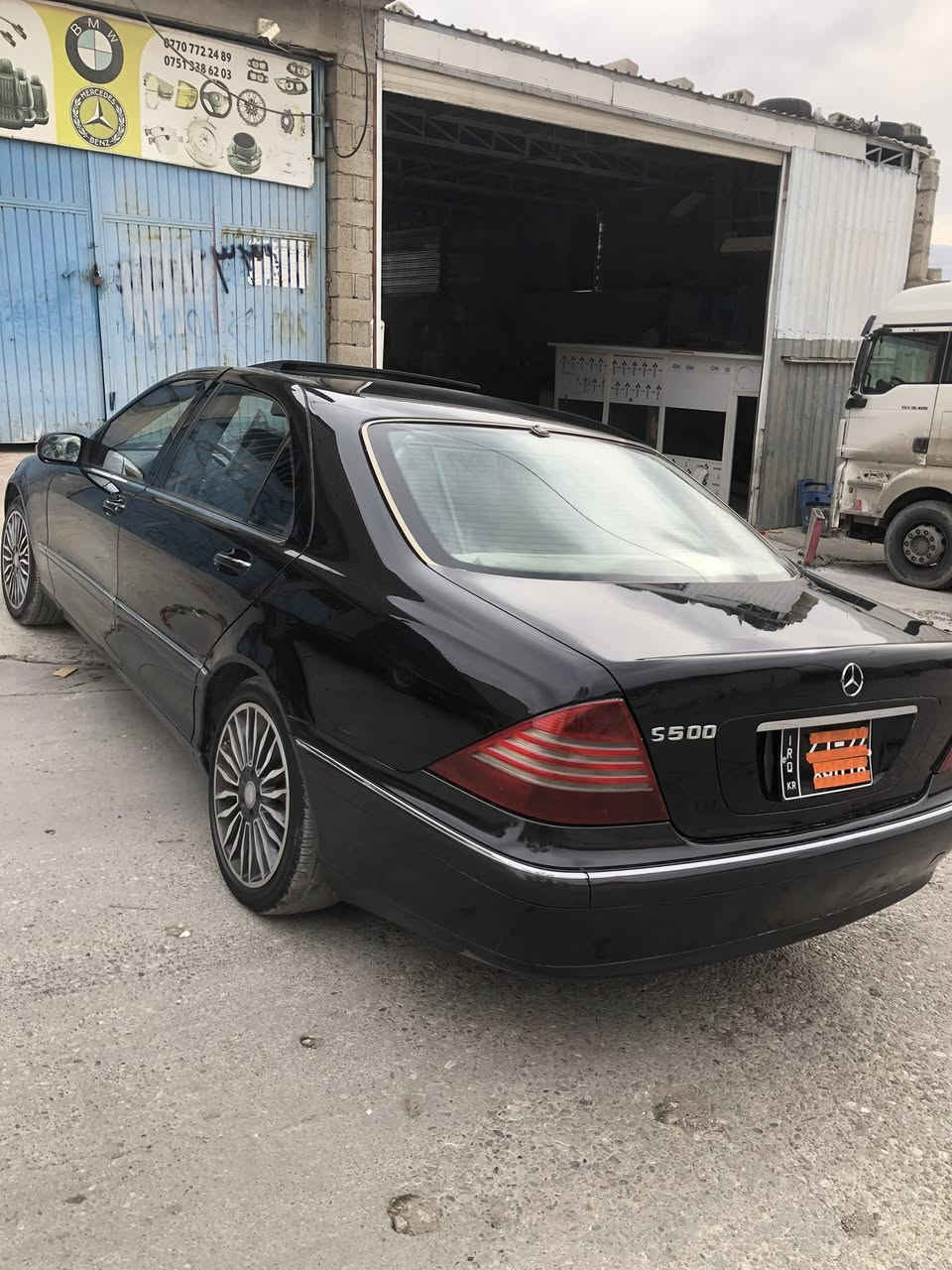 پارە مەیە بەموسو بڕاوە.  مارسیدزs500خەواس مۆدیل٢٠٠١ بێ سەرەتای ساق بەشەرتی موسو بڕاوە و هیچ دەعمی نەبێ ماڵی کەسی تیا نەبێت بەشەرتی گێرومەکینە فول فول مواسەفات هەمو گیانی ئیش ئەکات  چوپەکانی کراوە بەلەوی  ٣ گێر تەرحو تۆماتیکو سپۆرت  تەبریت ساردوگەرم شاشە ئای پات مەکینە V8ی مواسەفات  بەنزین زۆۆر کەم دەخوات    ٥٢$گەڵاـ***********ـ*********** شوێن  دەربەنیخان
